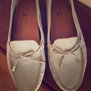 Great everyday neutral moccasins